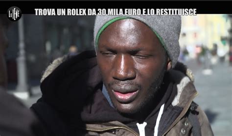 senegalese trova rolex le iene|Modou, l'ambulante che ha restituito il rolex da 30mila euro .